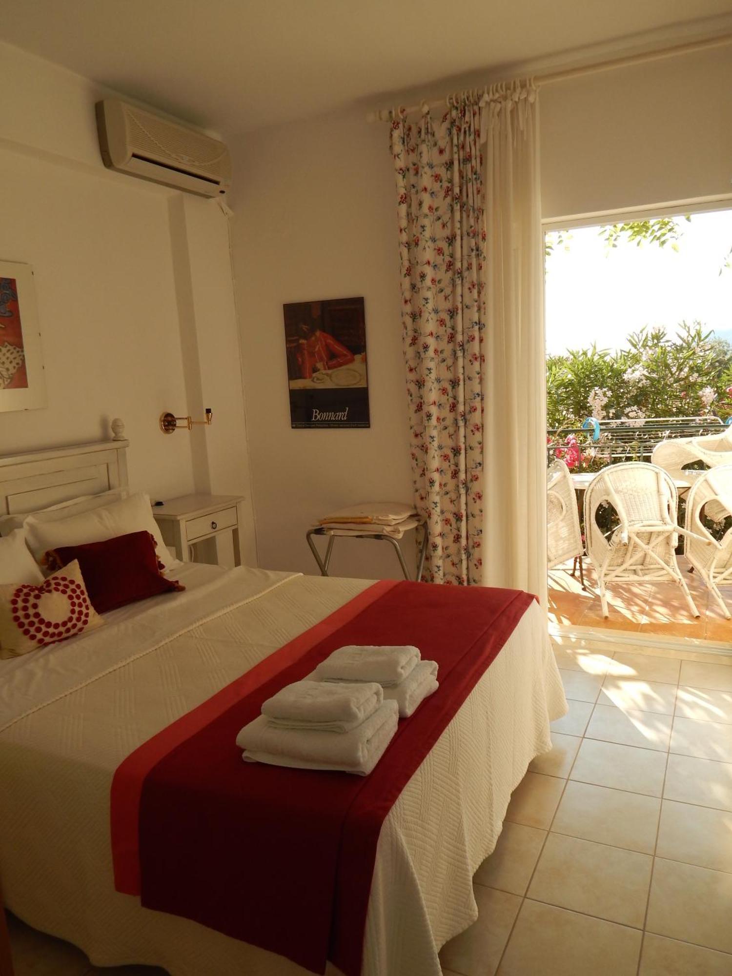 Palmina Mare Villa And Studios Vráhu-part Kültér fotó