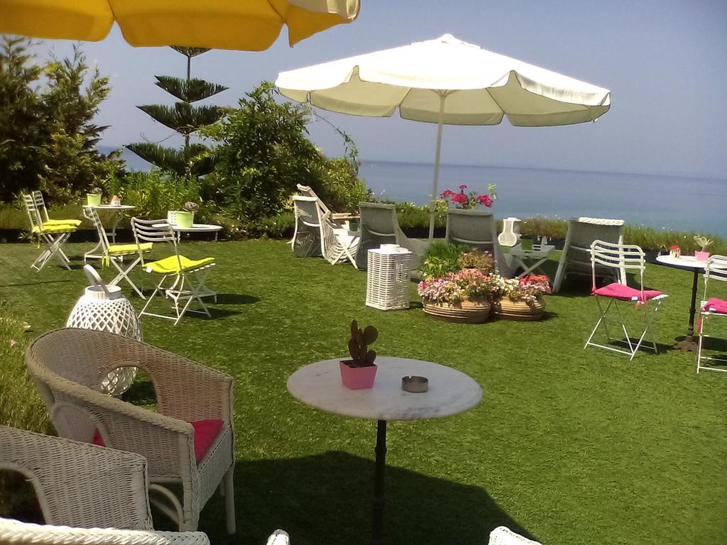 Palmina Mare Villa And Studios Vráhu-part Kültér fotó